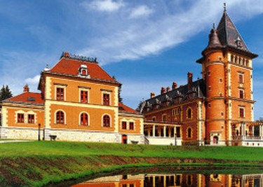 Hunting-Castles-in-Europe